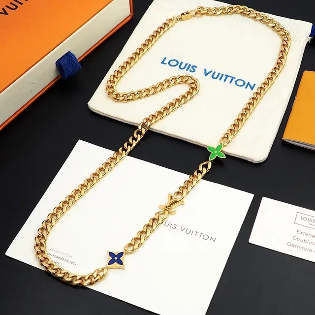 Collar Cadena de Oro Charm Esmalte Monogram World Tour Louis Vuitton 8