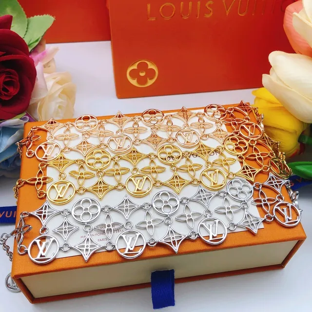 Louis Vuitton Monogram World Tour ओपनवर्क सिल्वर-टोन ब्रेसलेट 2