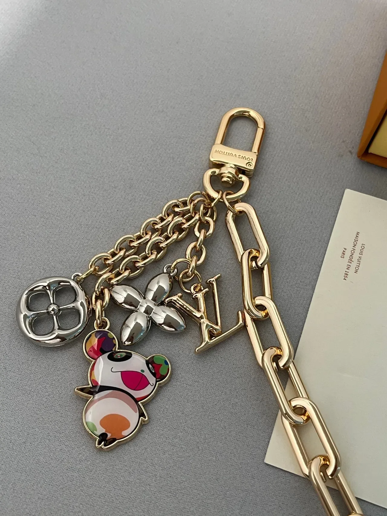 Pulsera Louis Vuitton Cadena Multi-Charm con eslabones de oro y plata y ensamblaje de colgante 3