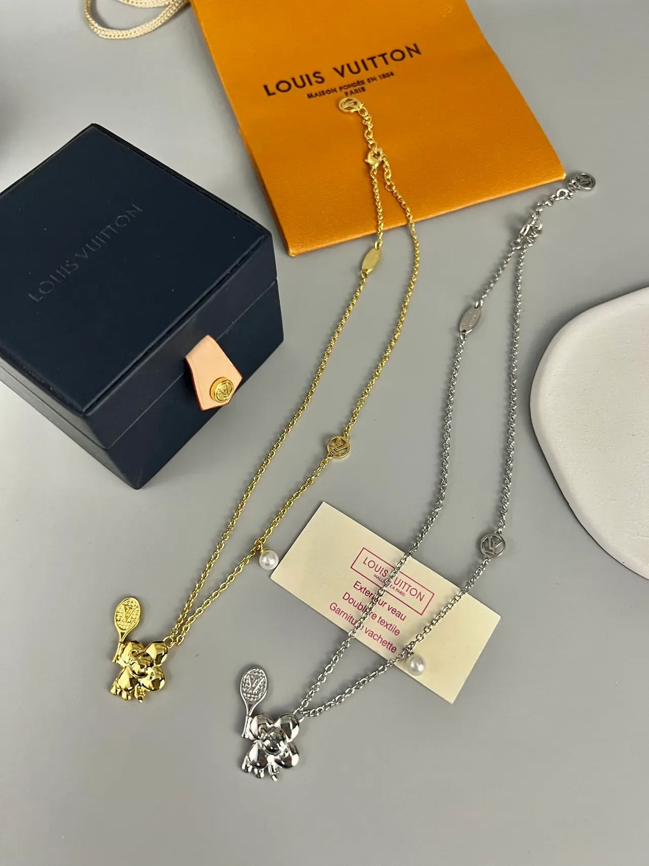 Louis Vuitton Multi-Charm Gold-Tone Pearl Necklace 4