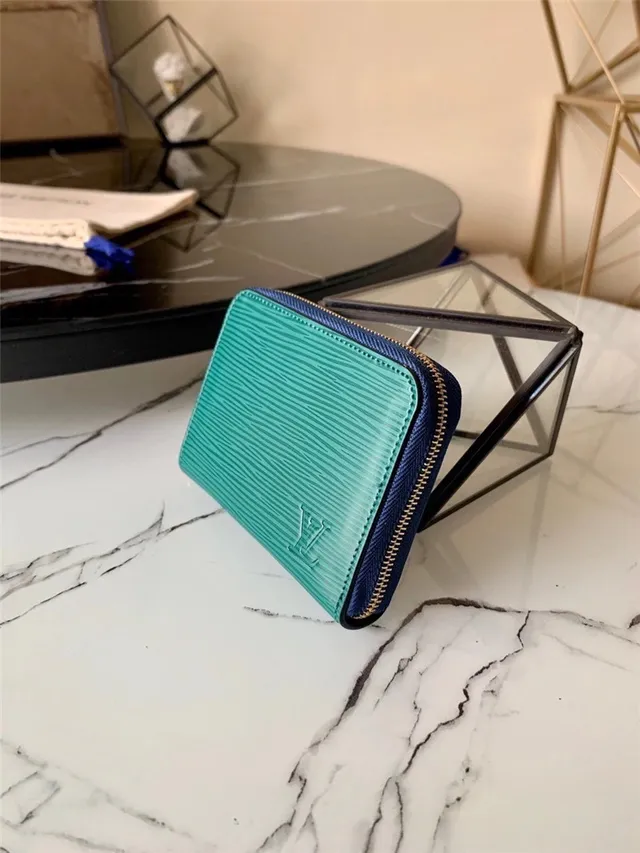 Cartera corta Louis Vuitton de cuero texturizado multicolor con cierre 16