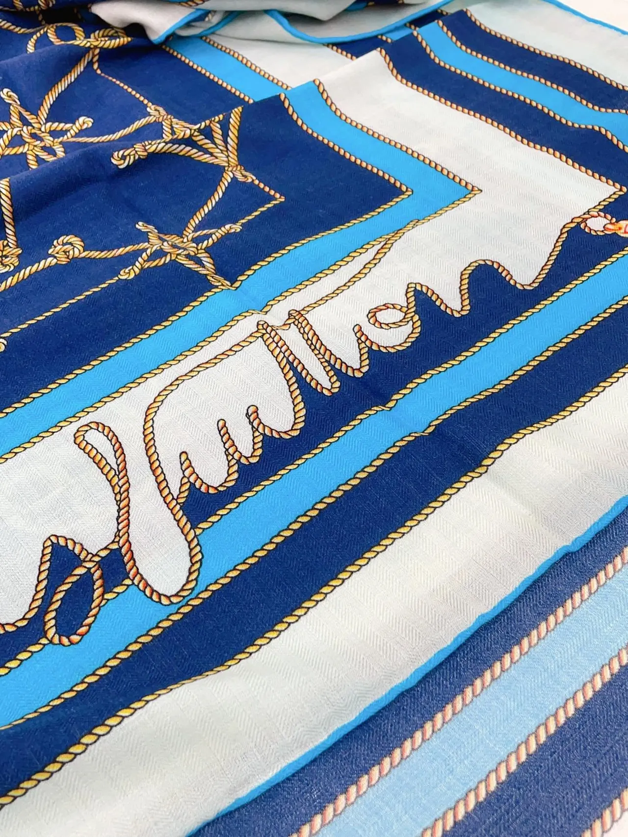 Louis Vuitton Cachecol de Seda com Estampa de Corda Náutica 9