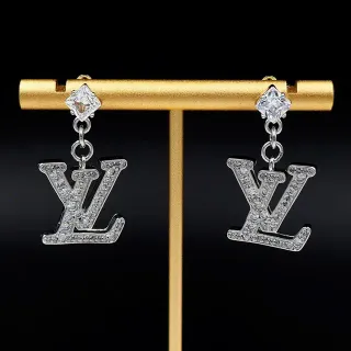 লুইস ভিটন Pavé Crystal LV Monogram ড্যাঙ্গেল ইয়াররিংস