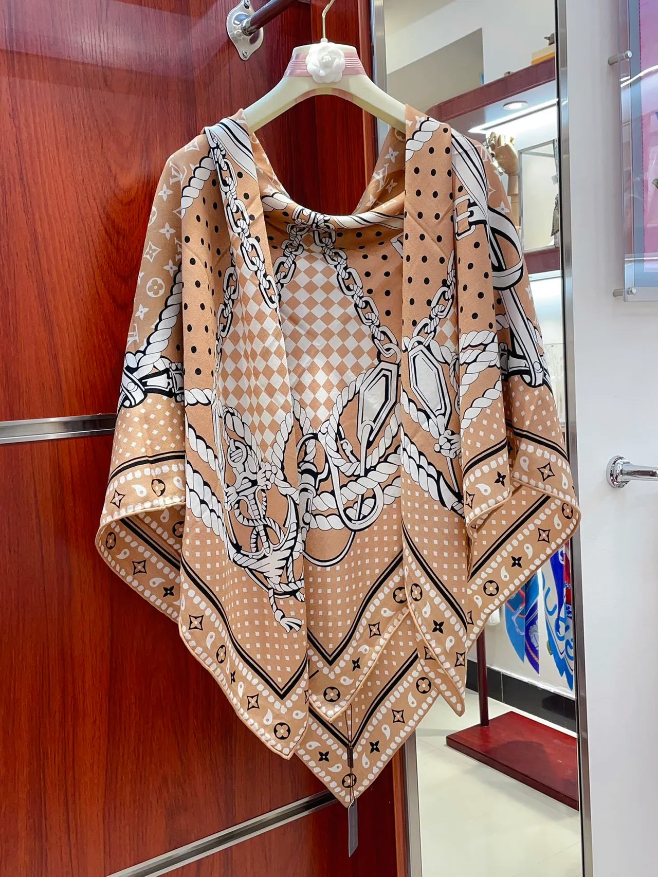 Louis Vuitton Rope Motif Beige Silk Scarf 7