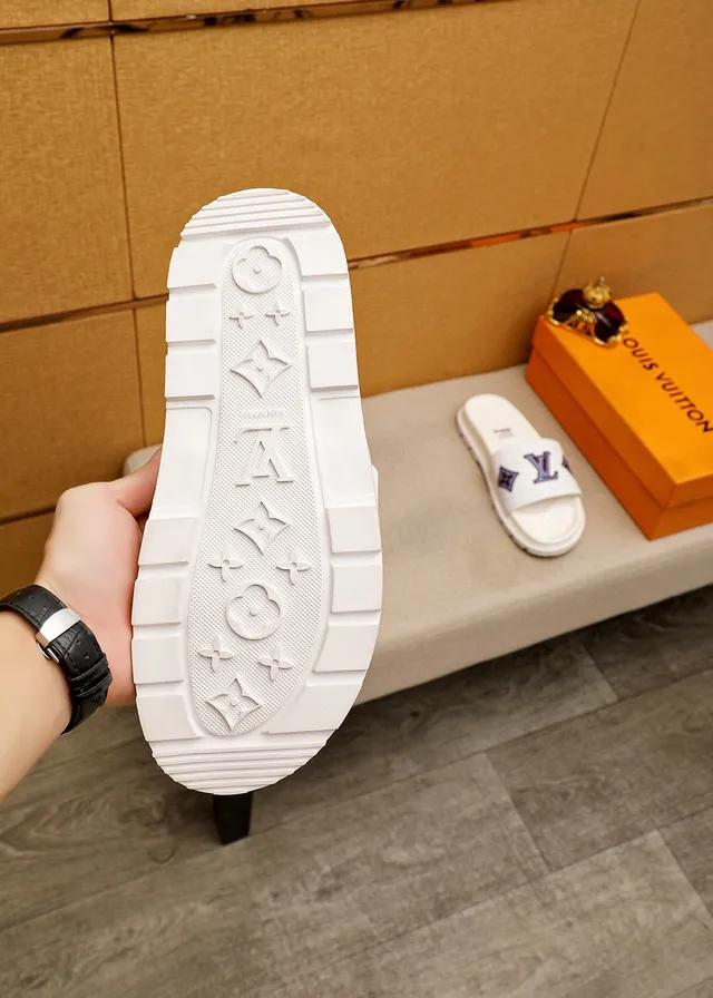 Louis Vuitton 奔逃 米色 紫色 模具 花押字 鞋底 超大 标志 鞋带 拖鞋 9