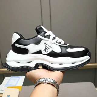 Louis Vuitton Run Away Tênis Chunky Preto e Branco