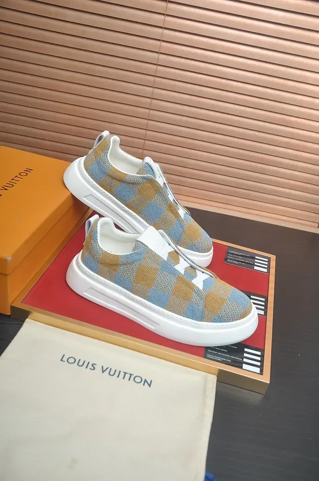 Louis Vuitton Run Away Check नीला भूरा Slip-On Lifestyle Sneakers 4