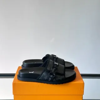Louis Vuitton Run Away Slide 黑色 Monogram Canvas 拖鞋