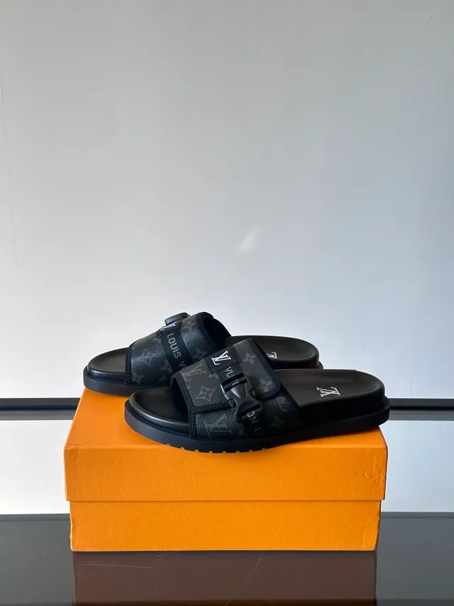 Louis Vuitton Run Away Slide Sandales noires Monogram Canvas 4