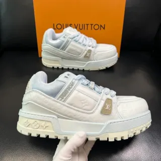 Louis Vuitton Run Away White Monogram tênis lifestyle