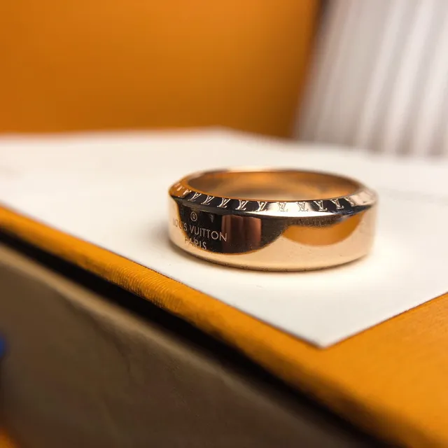 Louis Vuitton Signature Engraved Beveled Edge Rings 7