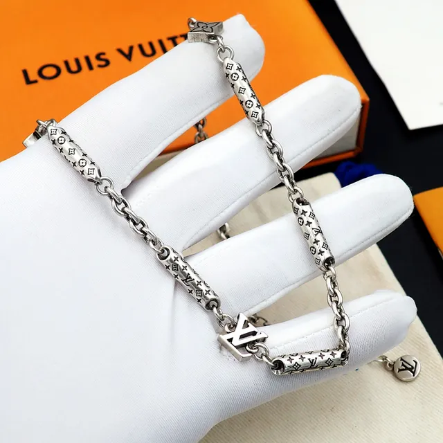 Louis Vuitton Silver Metal Monogram-Engraved Cylindrical Links Necklace 9