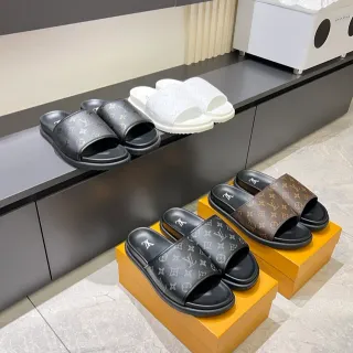 Louis Vuitton नعाल सلايد मونोغرام