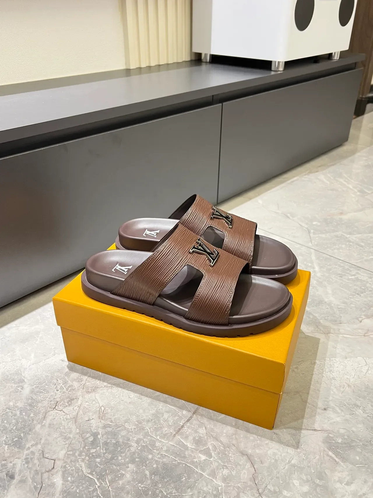 Louis Vuitton Slide Sandals Double-Strap Molded Sole Slippers 18