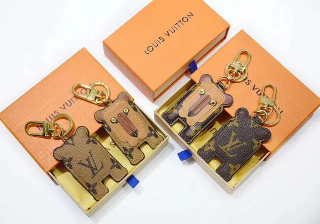Louis Vuitton Ursinho de pelúcia Marrom Bege Silhueta Monograma Lona Encosto Capa para celular 4