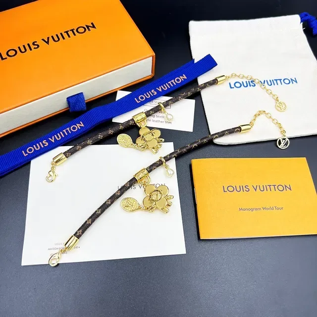 Louis Vuitton Vivienne On The Court Pulsera de cuero marrón con monograma 7