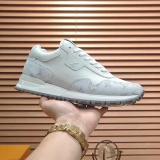 Louis Vuitton Zapatillas Lifestyle Blancas y Grises Low-Top Con Paneles De Cuero En Capas Y Texturas