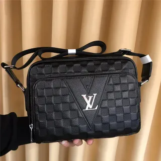 Louis Vuitton बुना हुआ चमड़ा का काला क्रॉसबॉडी मेसेंजर बैग