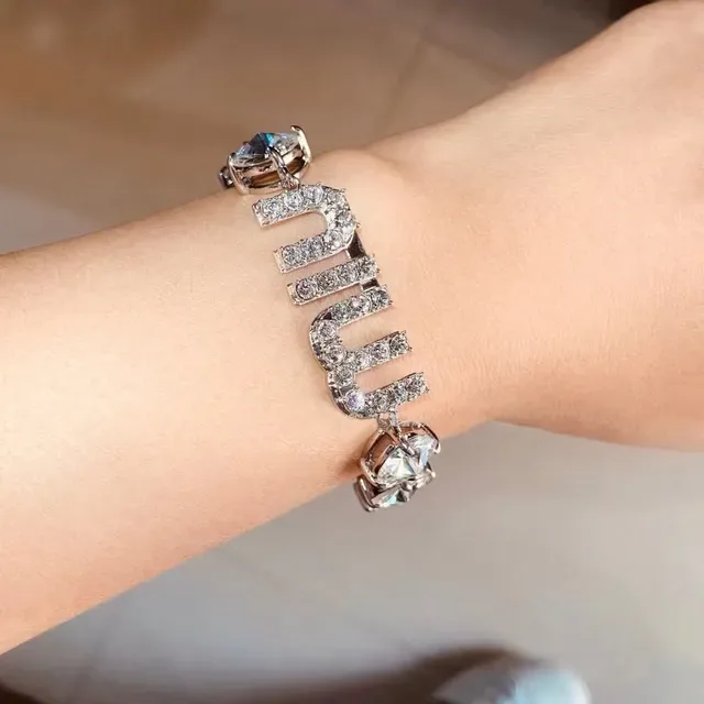 Miu Miu Pulsera con Logo de Cristal en Metal Plateado 2