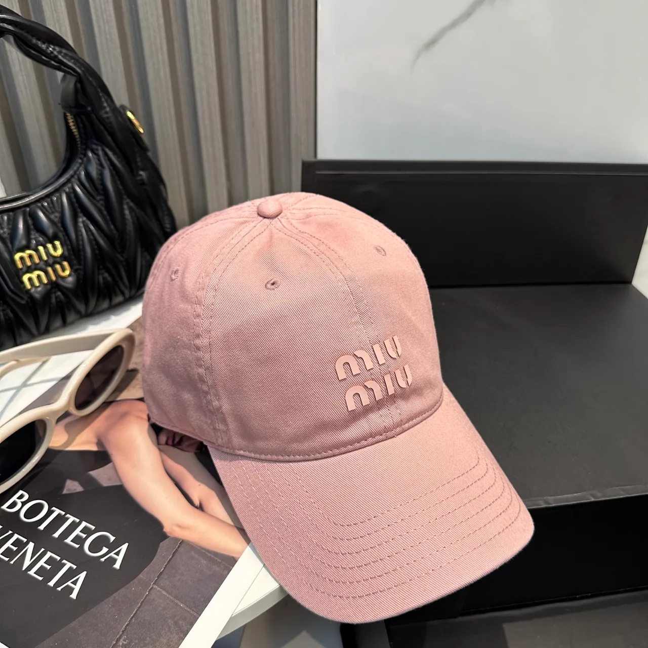 Miu Miu Boné de beisebol rosa tonal com logo bordado coroa estruturada 4
