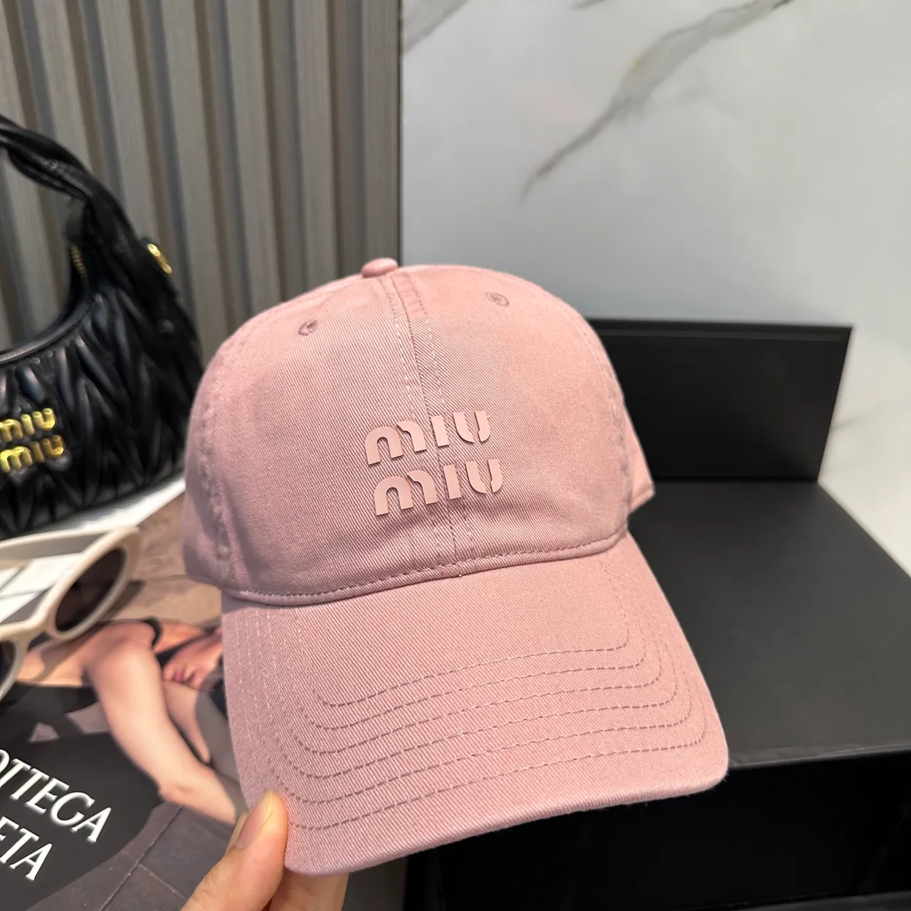 Miu Miu Boné de beisebol rosa tonal com logo bordado coroa estruturada 6