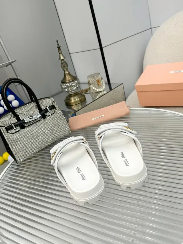 Miu Miu Wander কুইল্টেড ডাবল স্ট্র্যাপ স্লাইড স্লিপার্স 3
