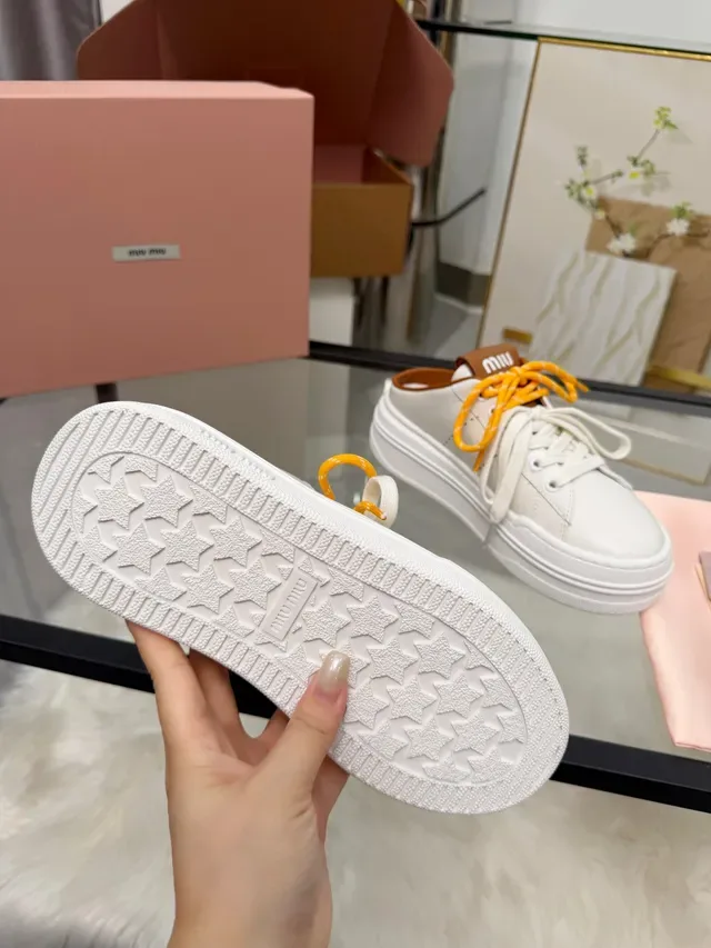 Miu Miu Wander Zapatillas Lifestyle Blancas Naranja Suela Plataforma Cordones Bicolor 2