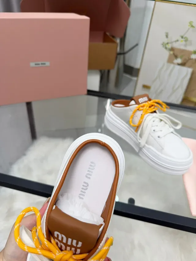 Miu Miu Wander Zapatillas Lifestyle Blancas Naranja Suela Plataforma Cordones Bicolor 3
