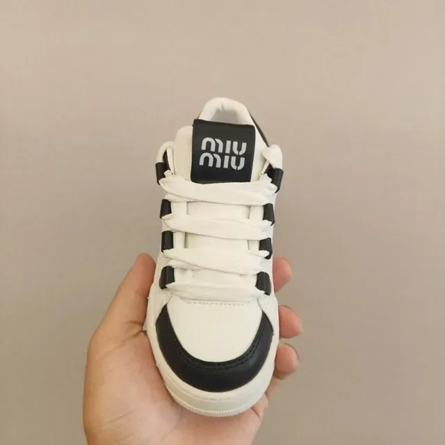 Miu Miu 白色平台鞋底分层带装饰生活方式运动鞋 17