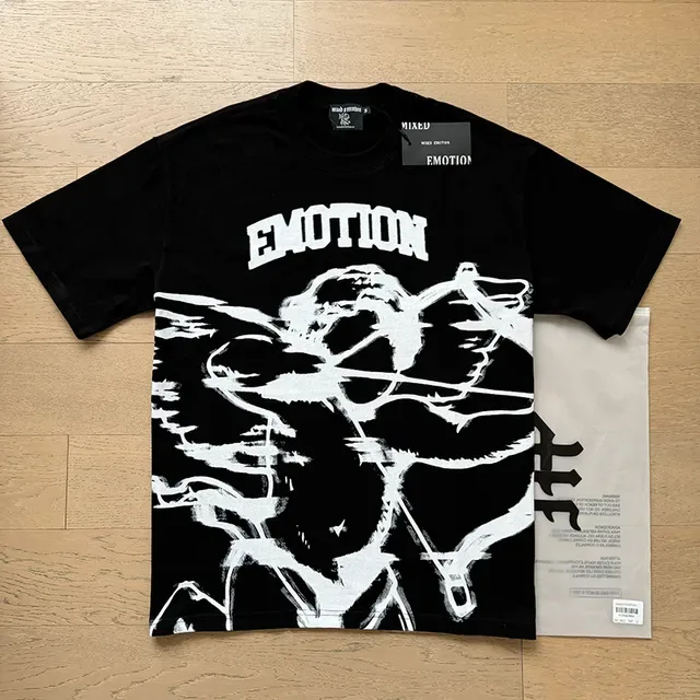 Mixed Emotion Graphic Print Black T-Shirt 6