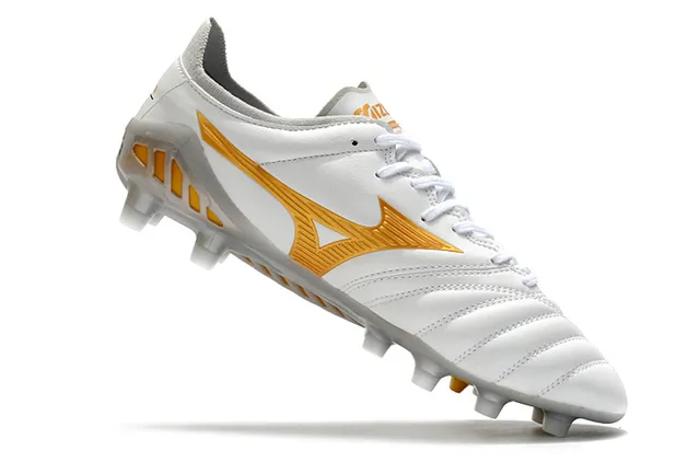 Mizuno काला लाल क्विल्टेड लेदर अपर लो-कट एंगल फर्म-ग्राउंड सोकर जूते 2