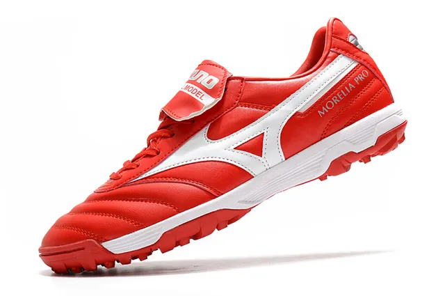 Mizuno Morelia Pro लाल सफेद कृत्रिम घास सॉकर जूते 10