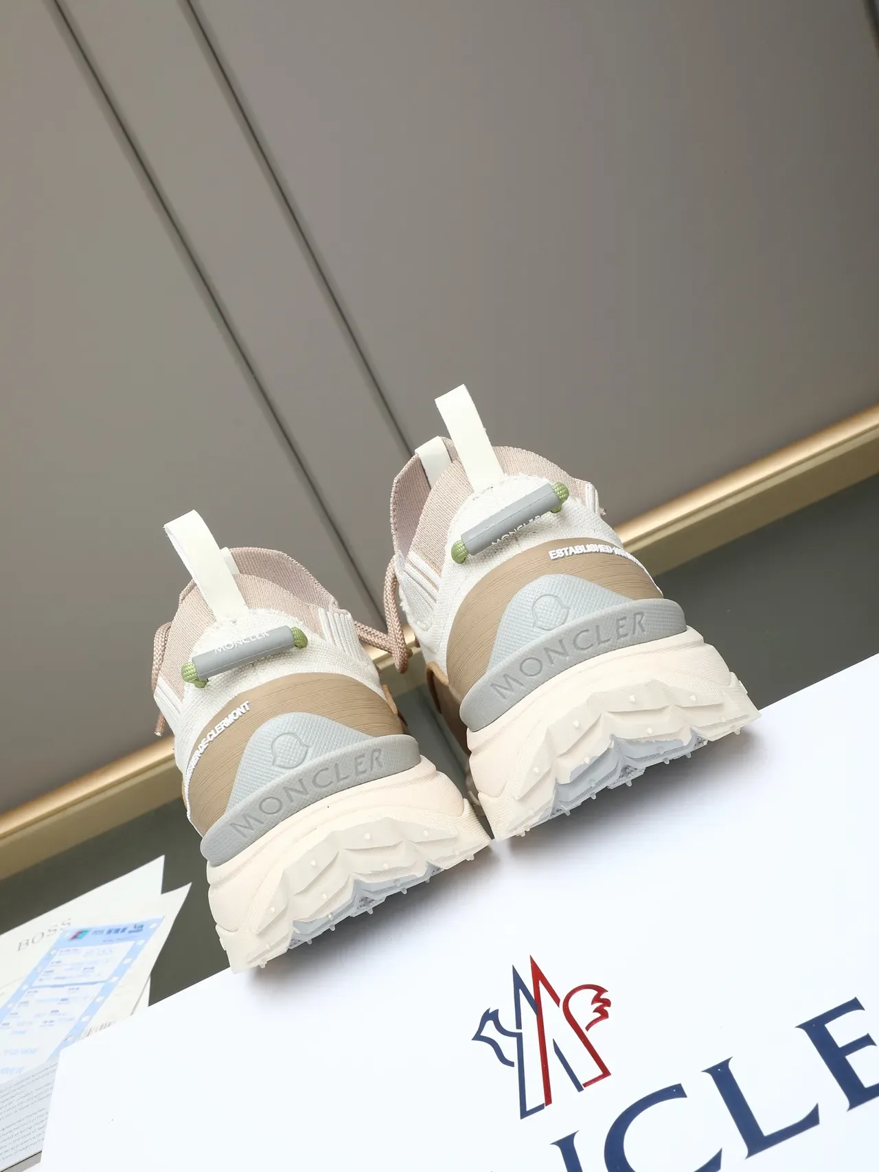 Moncler Chaussures Beige Blanc Col Tricot Type Chaussette Vibram® Suela à Crampons Sneakers Lifestyle 4