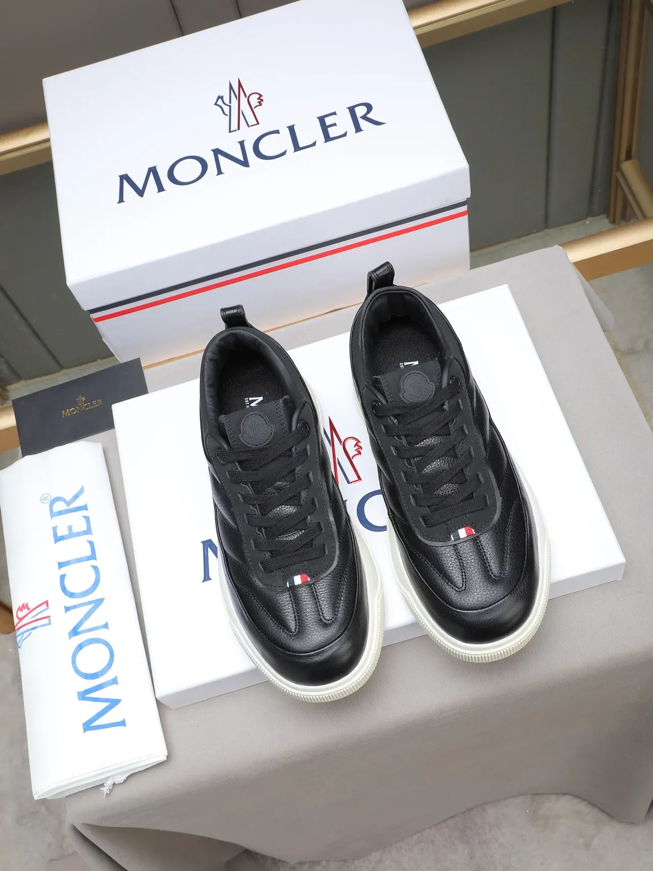 Moncler Zapatilla Lifestyle Negro Cuero Suela Plataforma 2