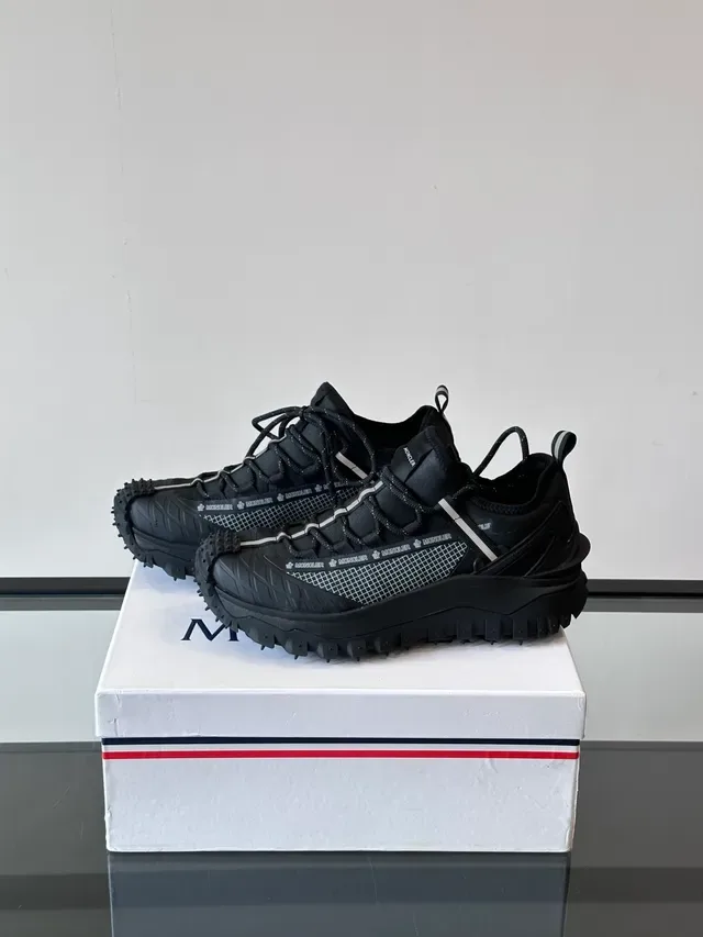 Moncler أحذية رياضية لايف ستايل أسود مع نعل rugged lug-sole عالي الارتفاع 5