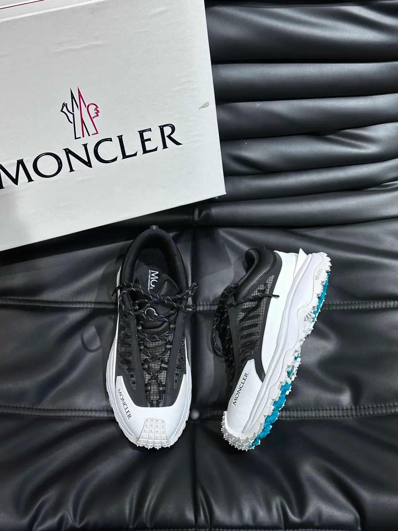 Moncler Sneakers Chunky Suela Noir Blanc Empeigne Malla et Cuir 5