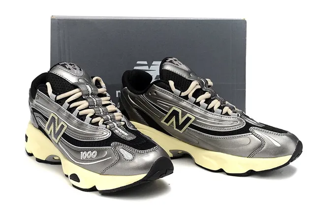 New Balance 1000 Zapatillas Chunky Plata Metálica y Crema 5