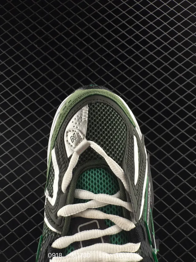 New Balance 151730 Green Black حذاء رياضي ريترو رنر مع طبقة شبكة و ظفيرة علوية كروسبي 3