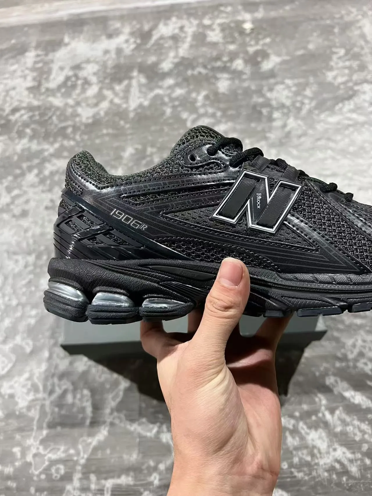 New Balance 1906R Negro Monocromo Zapatos de correr 7