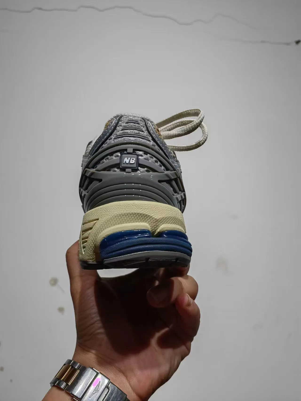 New Balance 1906R 灰色海军蓝奶油跑鞋 3