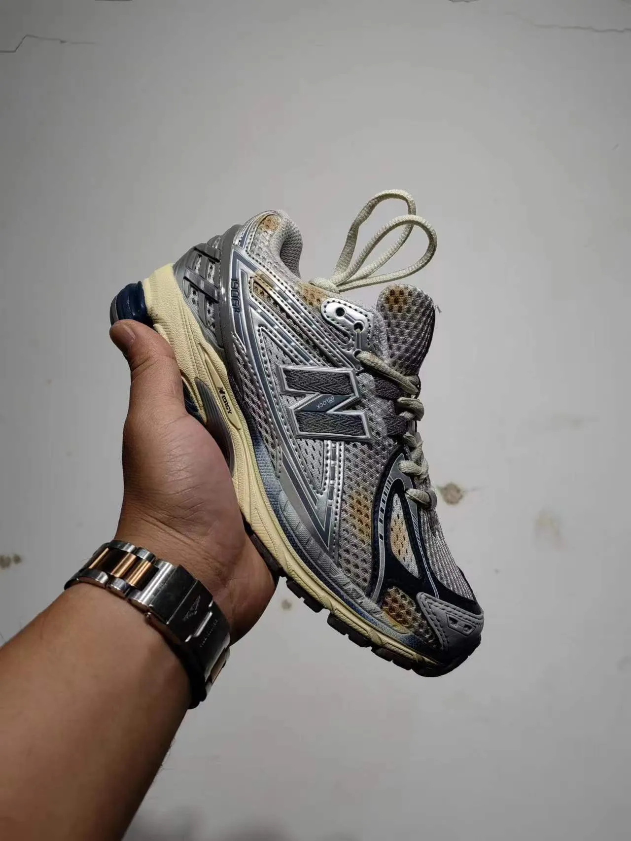 New Balance 1906R 灰色海军蓝奶油跑鞋 6