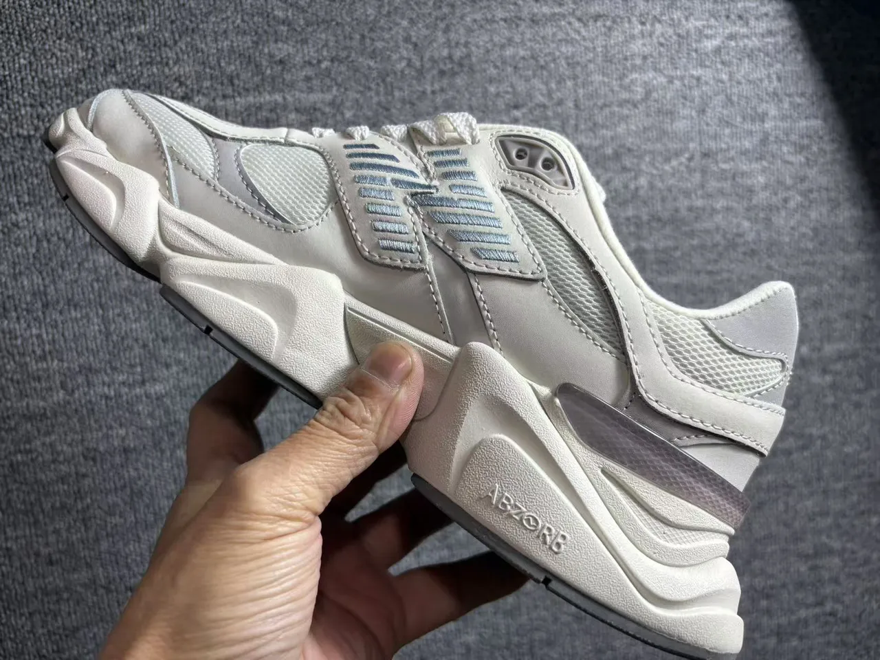 New Balance 9060 Bege e Cinza Tênis Chunky 5