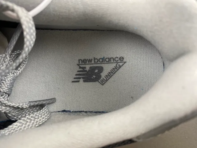 New Balance 9060 灰色黑色厚底运动鞋 7