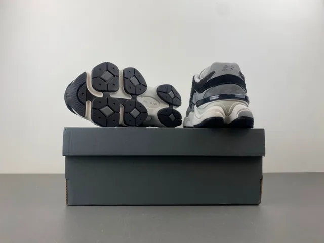 New Balance 9060 灰色黑色厚底运动鞋 16
