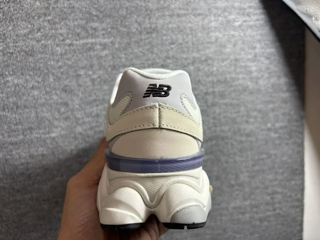 New Balance 9060 Off-White Black حذاء رياضي سميك 2