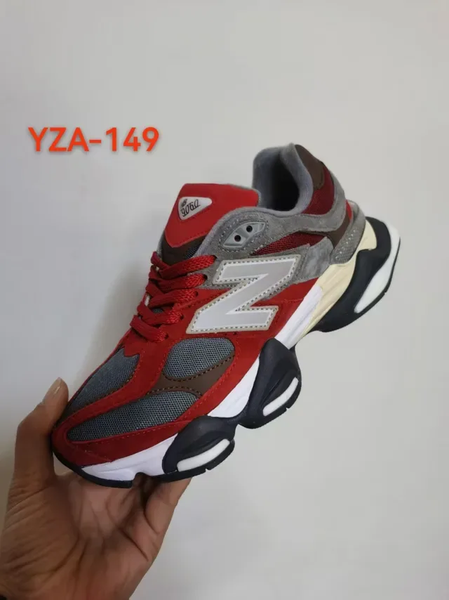 New Balance 9060 Chunky Sneakers Rojo Gris Marrón 2