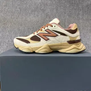 New Balance 米色棕色分层鞋底混合麂皮和网面鞋面厚底运动鞋