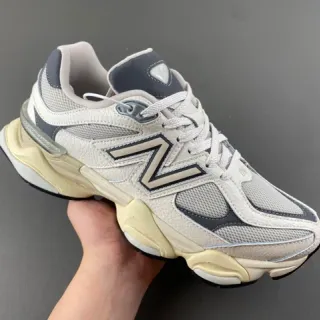 New Balance বেইজ গ্রে মিডসোল মেশ এবং সিন্থেটিক ওভারলে চাঙ্কি স্নিকার্স
