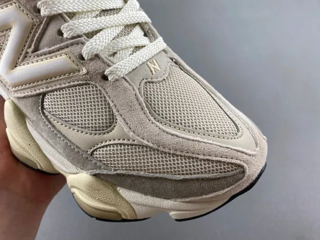 New Balance beige midsole esculpida mixed mesh y suede upper chunky sneakers 2