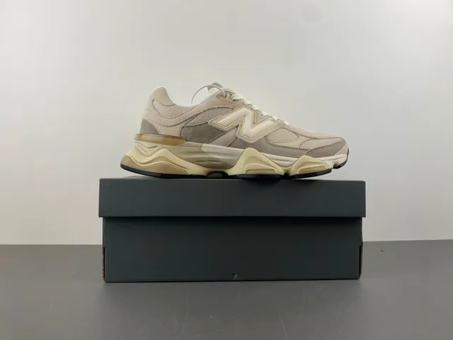 New Balance beige midsole esculpida mixed mesh y suede upper chunky sneakers 15